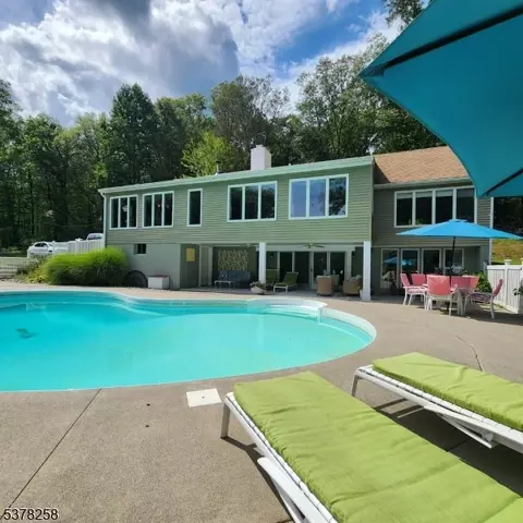 955 Middleville Rd, Newton, NJ 07860