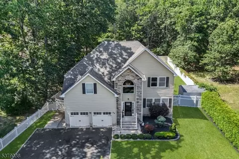 24 Friendship Rd, Howell Twp, NJ 07731