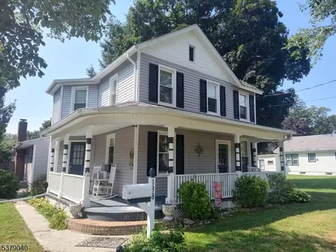 138 4th St, Belvidere, NJ 07823