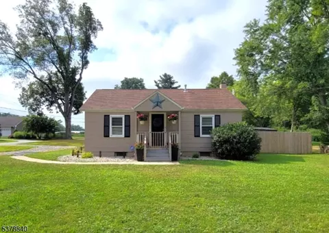 23 Hillside Ave, Flanders, NJ 07836