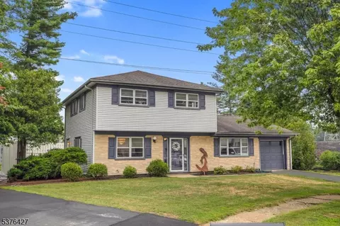 7 Grant Ct, Flanders, NJ 07836