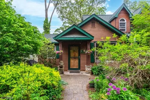14 Lindberg Trl, Rockaway Twp, NJ 07866
