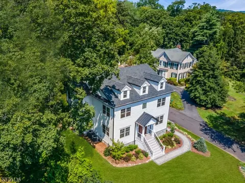 14 N Maple Ave, Basking Ridge, NJ 07920
