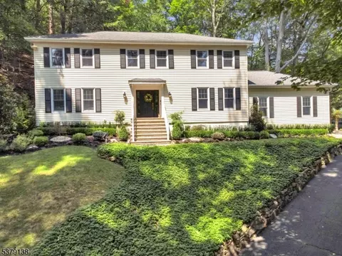 32 Lord William Penn Dr, Morristown, NJ 07960