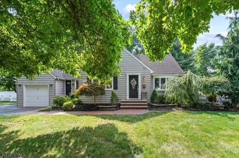 71 Skyline Dr, Clark, NJ 07066