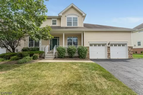 5 Stable Ln, Flemington, NJ 08822