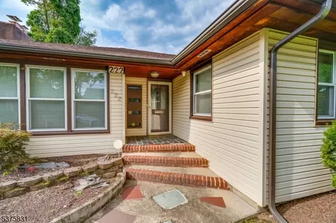 212 Parkside Rd, Plainfield, NJ 07060 photo 2