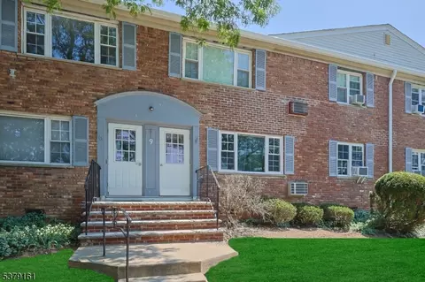 9 Wedgewood Dr UNIT 96, Verona, NJ 07044
