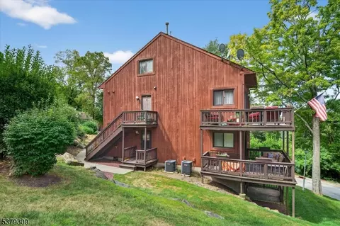 3 Red Lodge Dr #1, Vernon, NJ 07462