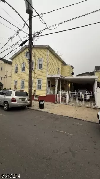 818 Martin St, Elizabeth, NJ 07201