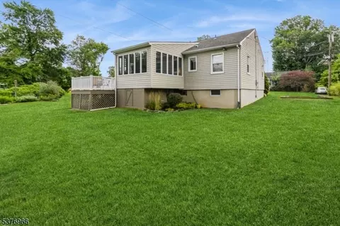 600 Mountain View Ter, Middlesex, NJ 08846 photo 7
