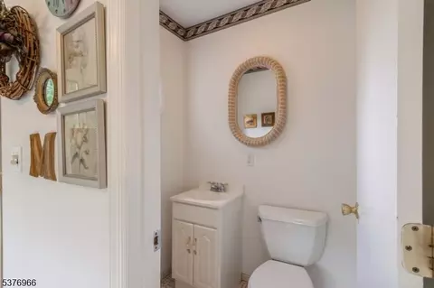 600 Mountain View Ter, Middlesex, NJ 08846 photo 29
