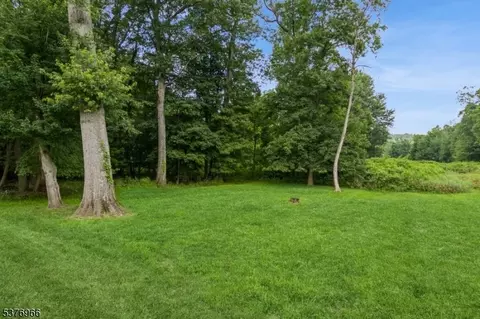 600 Mountain View Ter, Middlesex, NJ 08846 photo 8