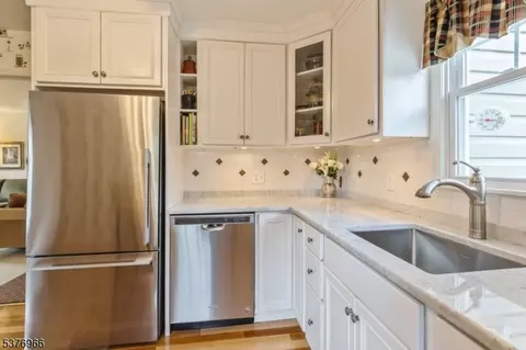 600 Mountain View Ter, Middlesex, NJ 08846 photo 18