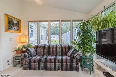 600 Mountain View Ter, Middlesex, NJ 08846 photo 21
