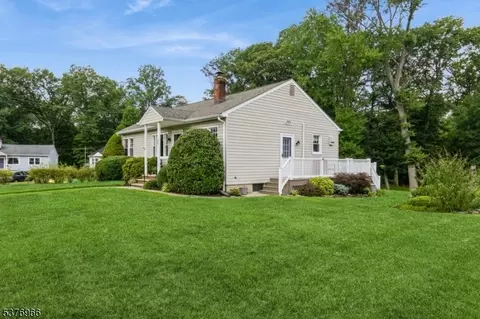 600 Mountain View Ter, Middlesex, NJ 08846 photo 3
