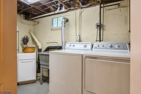 600 Mountain View Ter, Middlesex, NJ 08846 photo 31