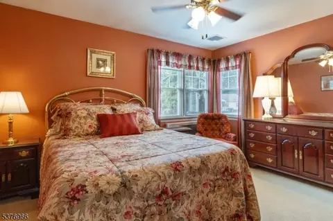 600 Mountain View Ter, Middlesex, NJ 08846 photo 23