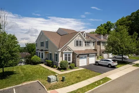 13 Tutbury Ct, Budd Lake, NJ 07828