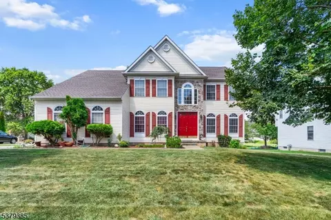 10 Julie Ct, Somerset, NJ 08873