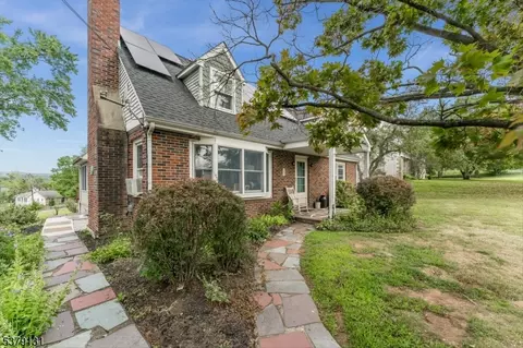 25 Everittstown Rd, Frenchtown, NJ 08825
