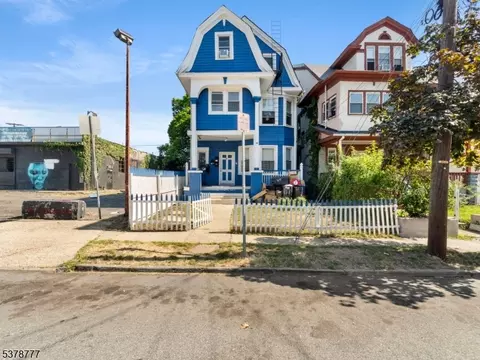 137 Renner Ave, Newark, NJ 07112