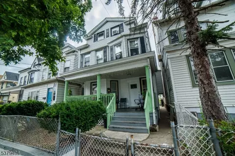 712 E 27th St, Paterson, NJ 07504