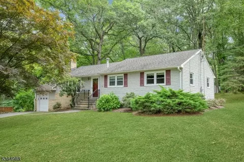528 Openaki Rd, Denville, NJ 07834