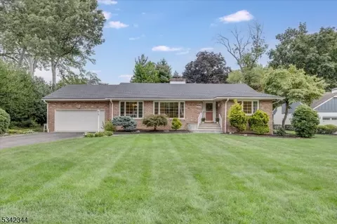 16 Tancin Ln, Clifton, NJ 07013