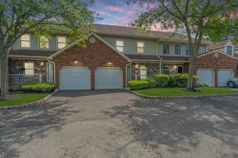 675 Raritan Rd #11, Clark, NJ 07066