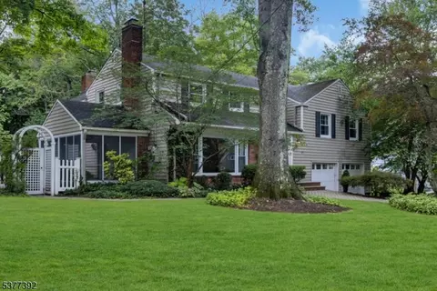 23 Lenape Trl, Chatham Twp, NJ 07928