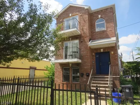 267 S 9th St, Newark, NJ 07103