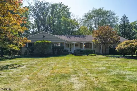 1701 Mohawk Ln, Scotch Plains, NJ 07076