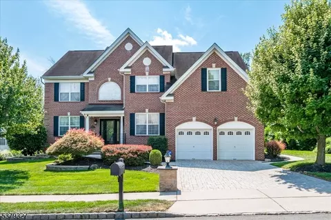 17 Brookside Dr, Princeton, NJ 08540
