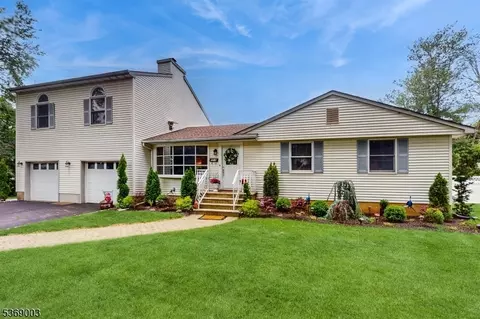 2259 Redwood Rd, Scotch Plains, NJ 07076