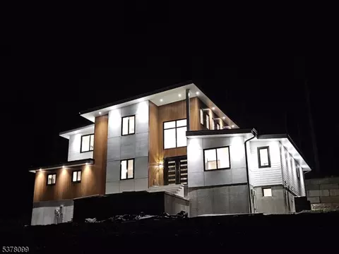 209 Highland Ave, Newton, NJ 07860