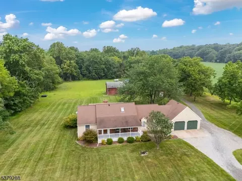 111 Mount Salem Rd, Pittstown, NJ 08867