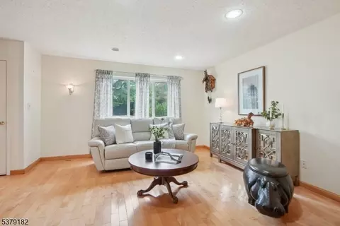3211 Park Pl, Springfield, NJ 07081 photo 6