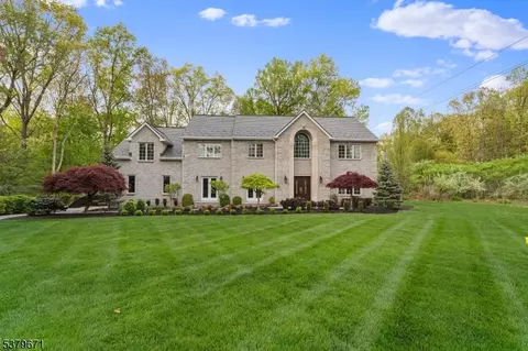 7 Orchard Ln, Westwood, NJ 07675