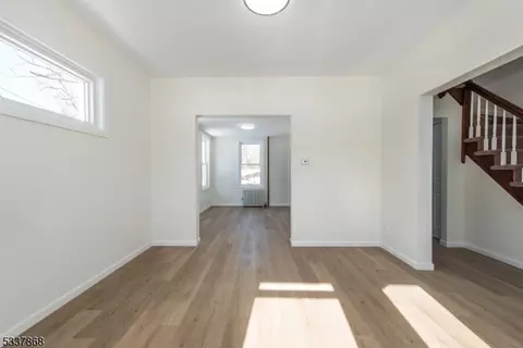 Living - 419 Central Ave, Wayne, NJ 07470 photo 4 of 4