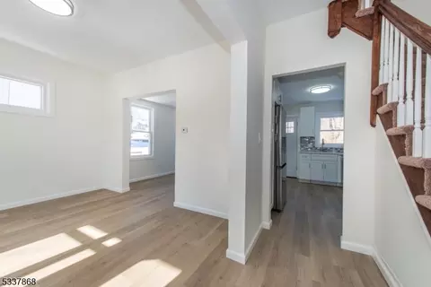 Entry Way - 419 Central Ave, Wayne, NJ 07470 photo 4 of 5