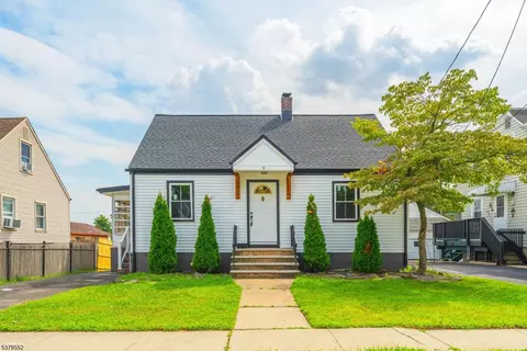 9 Winston Dr, Woodbridge, NJ 07095
