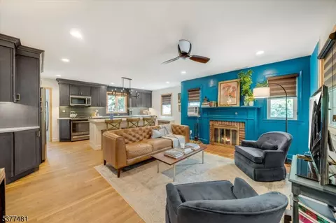 1343 S End Pkwy, Plainfield, NJ 07060