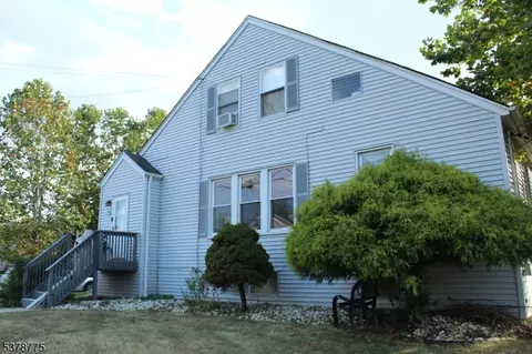 58 Brotherhood St, Piscataway, NJ 08854