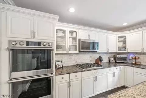 14 Stratton Dr, Wayne, NJ 07470 photo 22