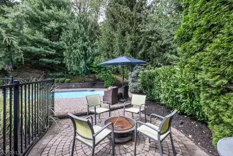 14 Stratton Dr, Wayne, NJ 07470 photo 48