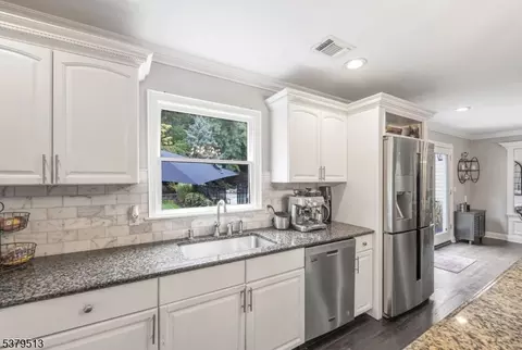 14 Stratton Dr, Wayne, NJ 07470 photo 23