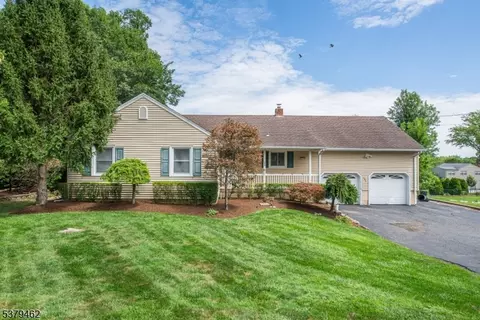 185 N Beverwyck Rd, Parsippany, NJ 07054