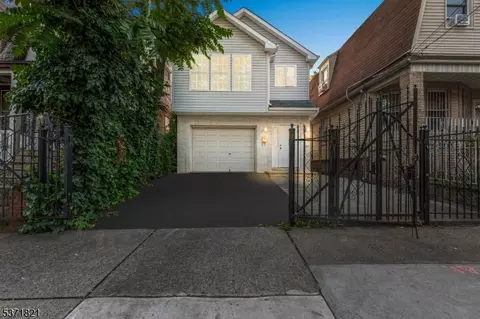 141 Fabyan Pl, Newark, NJ 07112