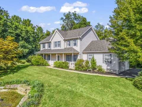 22 Pritchard Way, Belvidere, NJ 07823